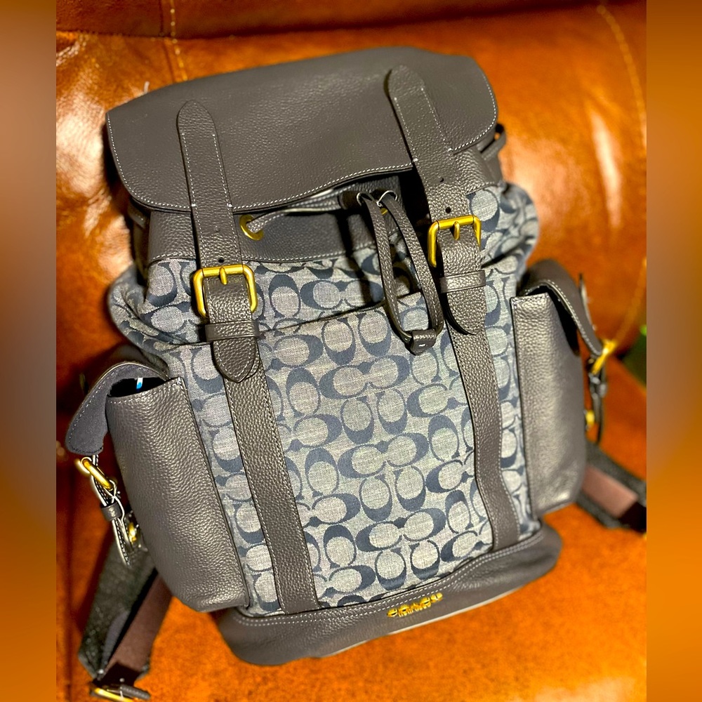 Hudson Backpack In Signature Chambray